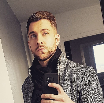 26  ans, Homme