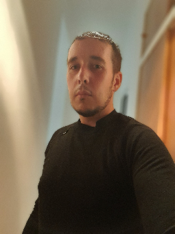 32  ans, Homme