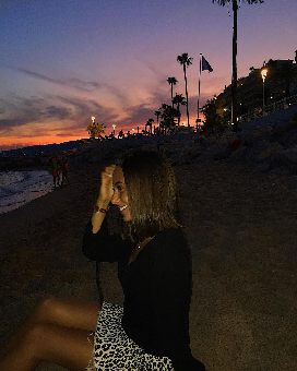 24  ans, Femme
