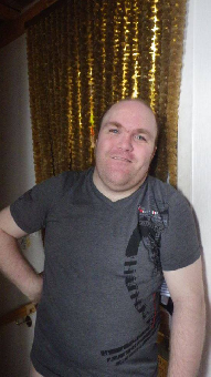 tchat avec chemise_rouge